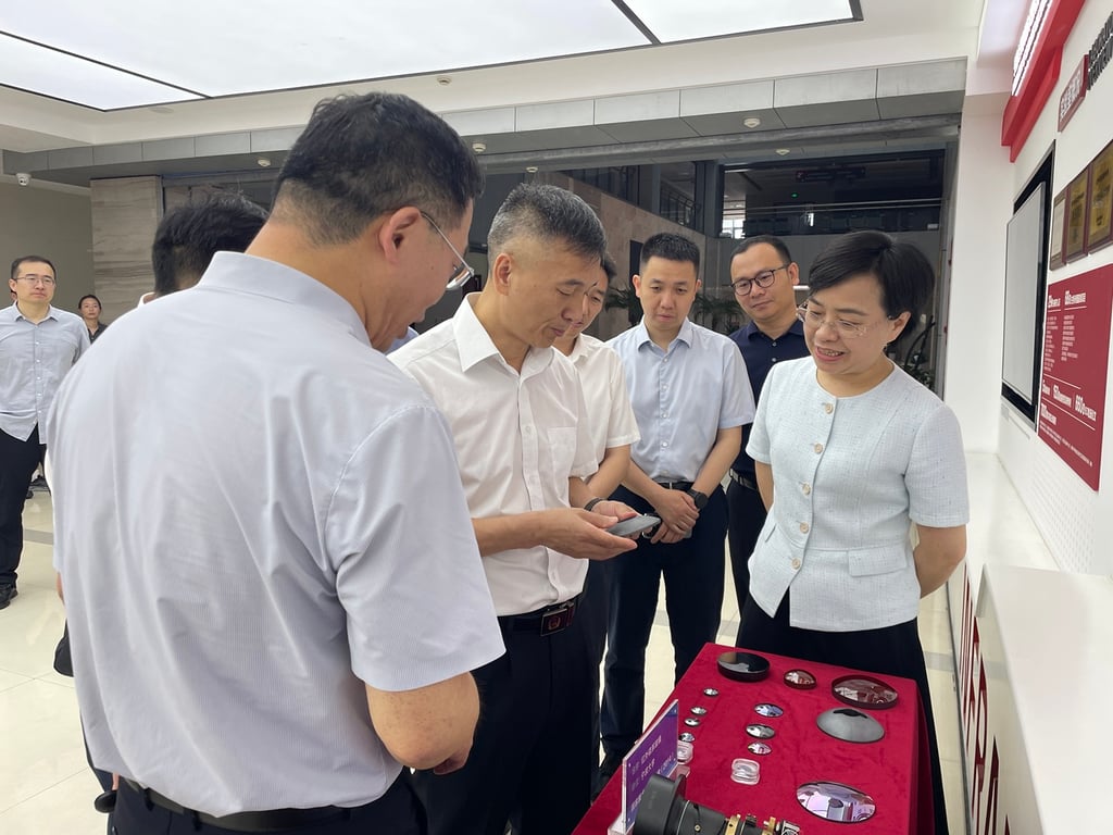 (图)宁波市委常委、组织部部长蒋伟峰调研宁波大学“智能光电材料与器件”基础研究人才培养基地-图2