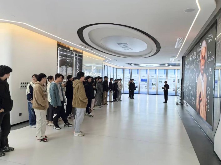 (图)宁波大学24光电赴余姚舜宇光学公司开展认知实习活动-图2